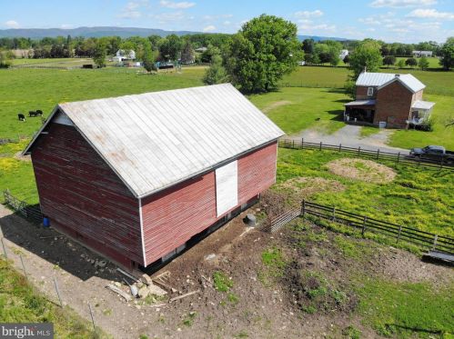 465 Readus Rd, Edinburg VA  22824-2917 exterior