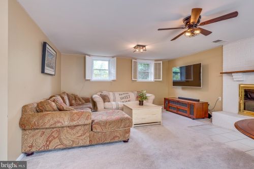 289 Packett Dr, Charles Town WV  25414-5099 exterior