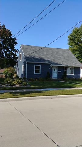 304 18th St, Kaukauna, WI 54130-3328