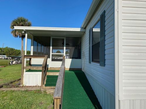 25836 Manhattan Ln, Astor, FL 32102-3608