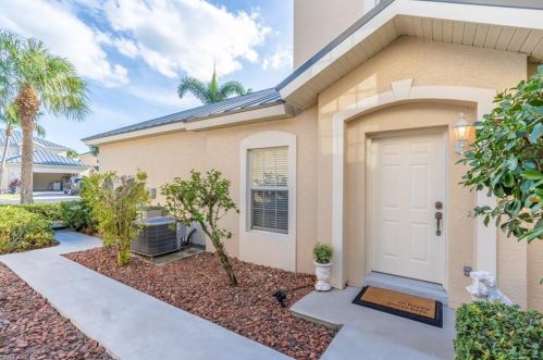 9724 Glen Heron Dr, Bonita Springs, FL 34135-7773