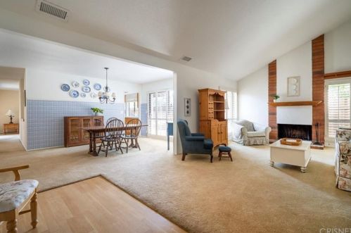23347 Alamos Ln, Santa Clarita, CA 91321-3561