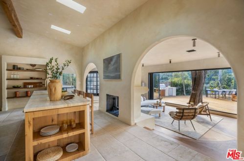 328 Poquito Ln, Topanga CA  90290-3547 exterior