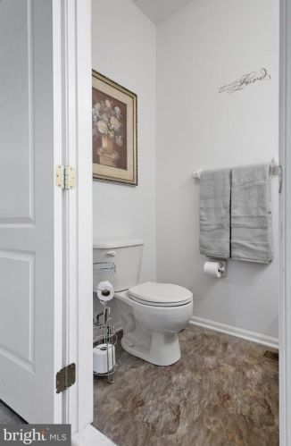 13 Victoria Dr, Swedesboro NJ  08085-3093 exterior