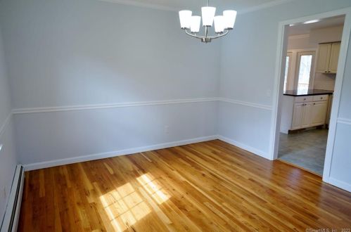 9 Juniper Ln, Brookfield Center CT  06804-1207 exterior