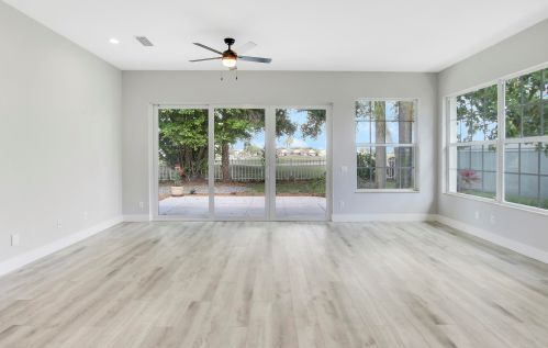 975 Bear Island Cir, West Palm Beach FL  33409-2062 exterior