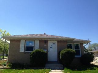 2503 Halsey Ave, Milwaukee, WI 53221-2969