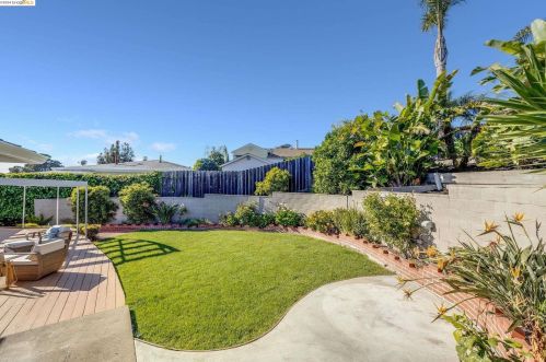 8410 Aster Ave, Oakland CA  94605-4104 exterior