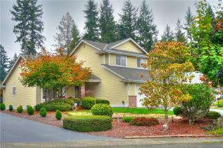 2223 Holiday Pl, Bremerton, WA 98312-1779