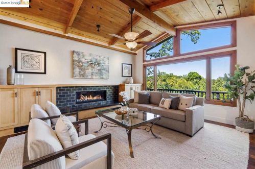 25566 Fernhill Dr, Los Altos CA  94024-6302 exterior