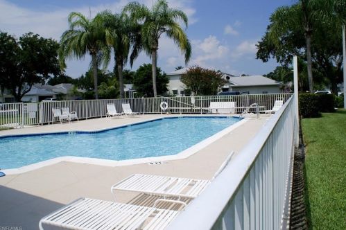 6222 Shadowood Cir, Naples FL  34112-1906 exterior