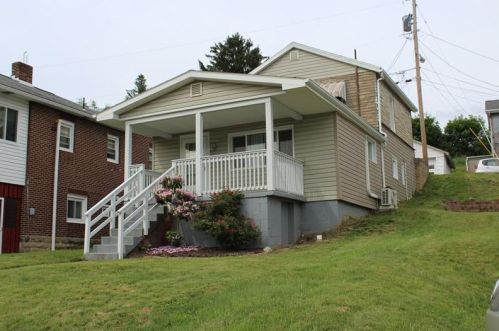202 Howard St, Mc Donald, PA 15057-2256