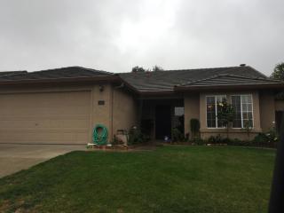 1201 Hickory Ct, Hollister, CA 95023-7504
