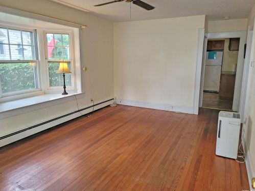 3 Clearview Pl, Blue Point, NY 11715-2104