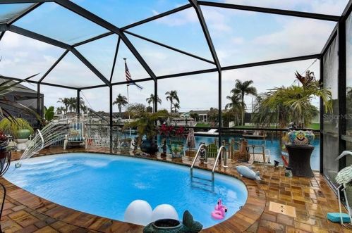 4046 Floramar Ter, New Port Richey FL 34652-3167 exterior