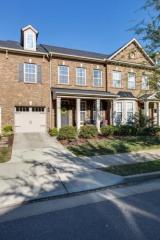 2030 Traemoor Village Dr, Nashville, TN 37209-5054