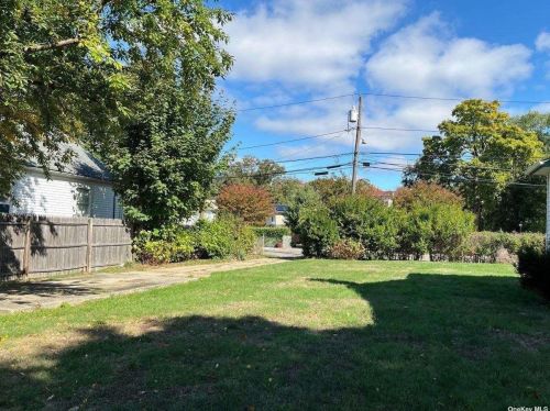 177 Arizona Rd, Babylon NY  11704-2533 exterior