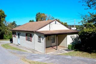 122 Collins St, Newport, TN 37821-2709