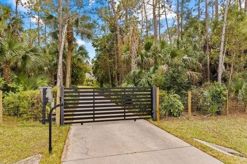 4710 13th Ave, Naples, FL 34116-5134