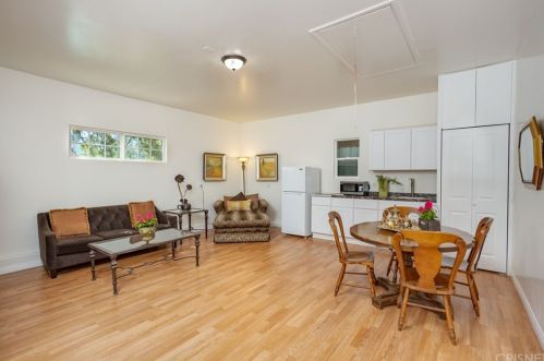 14639 Albers St, Van Nuys CA 91411-3713 exterior