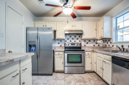 4518 Falls Dr, Dallas TX  75211-6405 exterior