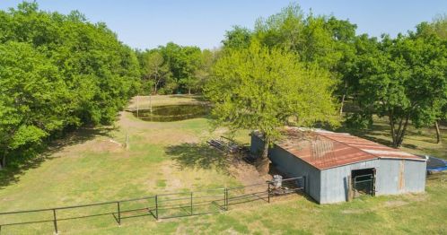 7602 Gussie Nell Davis Dr, Greenville TX  75402-4783 exterior