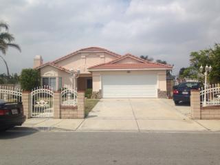 18080 Fairview Dr, Fontana CA  92336-4803 exterior