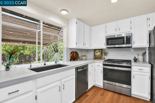 2563 Holly View Ct, Pacheco CA  94553-3457 exterior