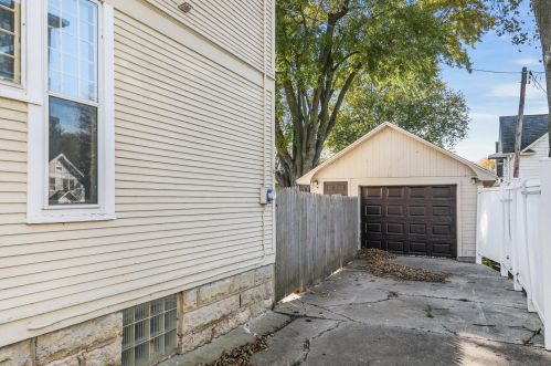 410 Beaver St, Beaver Dam WI  53916-1622 exterior