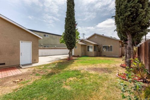 610 Almond Ave, Long Beach CA  90802-1746 exterior