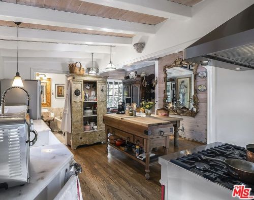 21658 Encina Rd, Topanga CA  90290-3524 exterior