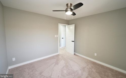 164 Canterbury Ct, East Windsor NJ 08520-5509 exterior