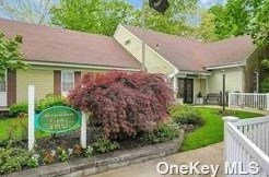 377 Larchmont Ct, Panamoka NY  11961-2001 exterior