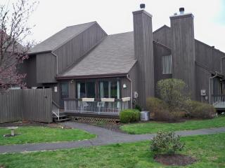 3031 Bloomingdale Dr, Millstone, NJ 08844-5528