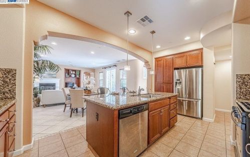 7478 Stoneleaf Rd, San Ramon CA  94582-5724 exterior