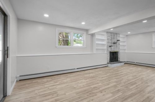 5 Baldwin Dr, Providence RI  02919-1512 exterior