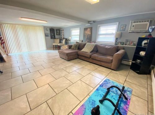 165 Juniper Ridge Dr, Waterbury CT  06708-1934 exterior