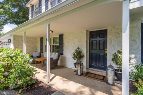 585 Cassatt Rd, Berwyn, PA 19312-1105