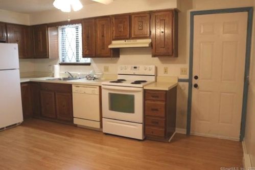 29 Preston Ter, Waterbury, CT 06705-1704