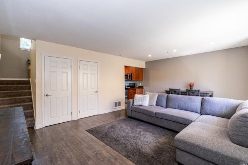 1614 Yardley St, Santa Rosa CA  95403-2393 exterior