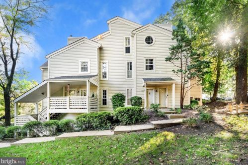 7791 Willow Point Dr, Falls Church, VA 22042-7536