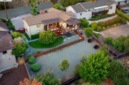 242 M St, Benicia, CA 94510-2706