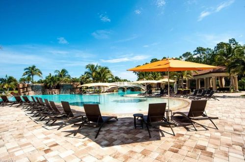 9512 Napoli Ln, Naples FL  34113-8116 exterior