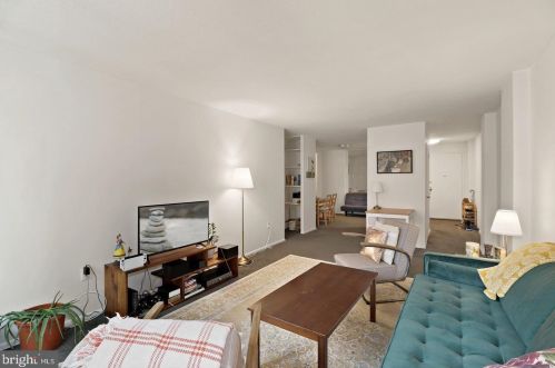 1420 Locust St, Philadelphia PA 19102-4201 exterior