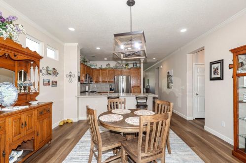 3387 Four Seasons Dr, Turlock CA  95382-9713 exterior