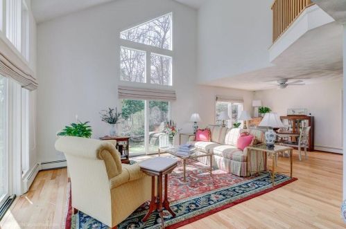 306 Walmsley Ln, South Kingstown RI  02874-3618 exterior