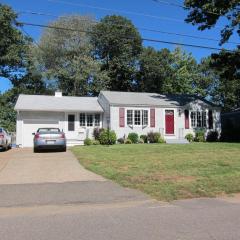 28 Harrington Rd, Chicopee, MA 01020-3104