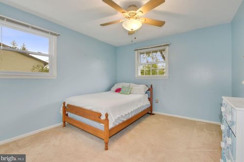 608 Parry Rd, Riverton NJ  08077 exterior