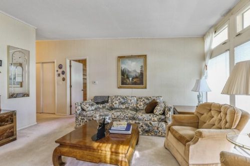 1750 Summit Dr, Lake Geneva WI  53147-1638 exterior