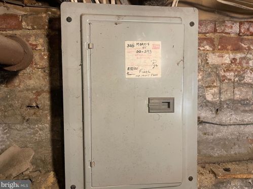 305 Morris St, Gloucester NJ  08030-1448 exterior